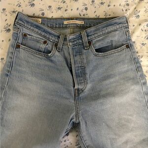 Levis wedgie straight size 27S